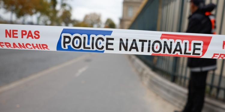 Detienen a cinco nuevos sospechosos del robo de joyas en el Museo del Louvre