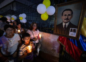 Devotos honraron al doctor José Gregorio Hernández y la madre Carmen Rendiles previo a la canonización (Fotos)