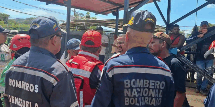 Recuperan dos de los catorce cuerpos tras explosión de mina en El Callao