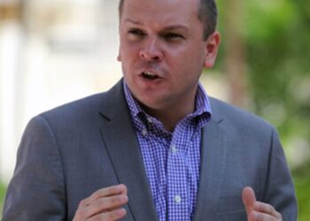 Medina pide a opositores dialogar sobre problemas que afectan a los venezolanos