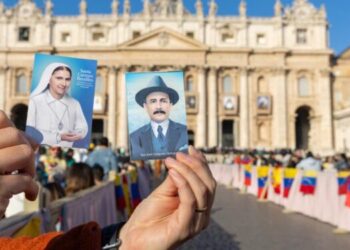 El papa canoniza a José Gregorio Hernández y Carmen Rendiles, primeros santos venezolanos