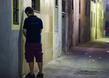 Caracas castiga con multa a quienes orinen en espacios públicos