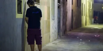 Caracas castiga con multa a quienes orinen en espacios públicos