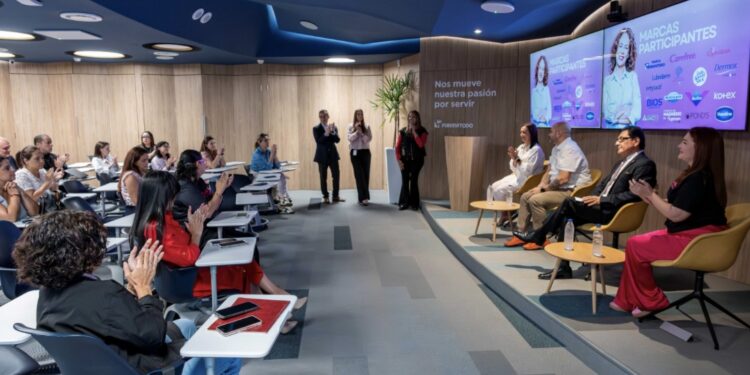 Farmatodo renueva su compromiso en la lucha contra el cáncer de mama con la quinta edición de “Una Mano al Pecho”