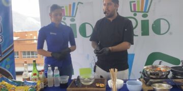 Sopitas Renata culminó por todo lo alto la Ruta del Ramen junto a Río Supermarket