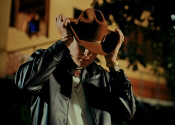 “Sin vida”: El tema que pone de moda a Jacob Giménez