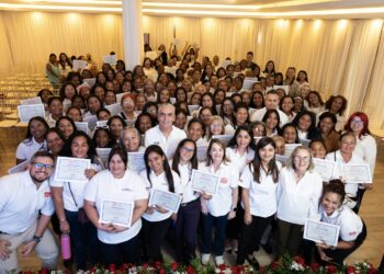 Coca-Cola FEMSA impulsa el liderazgo femenino con la certificación de 259 emprendedoras