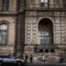 Dos detenidos por el millonario robo de joyas en el Museo de Louvre
