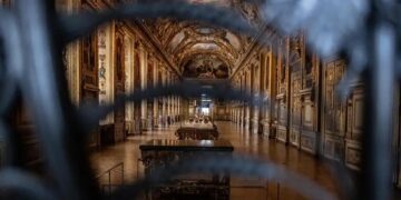 Dos detenidos por robo en el Louvre admitieron parcialmente los hechos