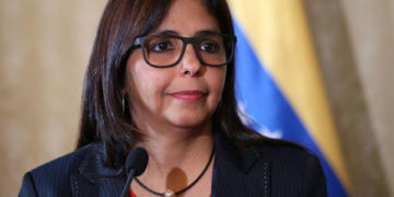 Venezuela afirma que su economía se mantiene «imperturbable» pese al despliegue de EE.UU.