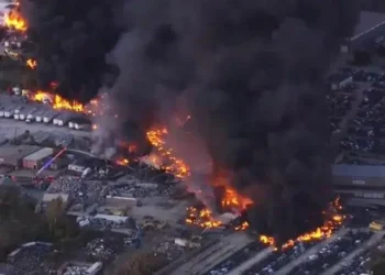 Sube a 12 el número de muertos en accidente aéreo en Kentucky