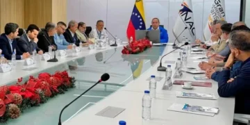 Gobierno venezolano reúne a aerolíneas para coordinar continuidad de vuelos