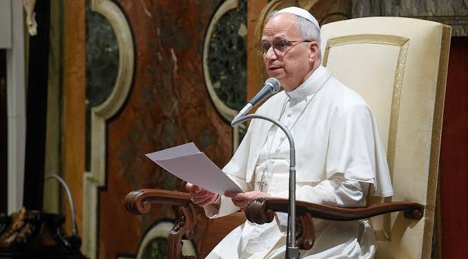 El papa pide «buscar el diálogo» para resolver las tensiones entre EE.UU. y Venezuela