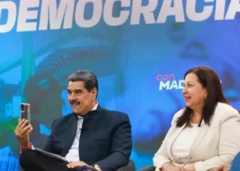 Maduro: «No van a poder con Venezuela. Somos invencibles»
