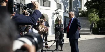 Los demócratas buscan impedir que Donald Trump ataque a Venezuela