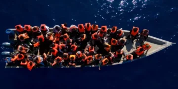 Presumen que 42 migrantes murieron en naufragio en costas de Libia
