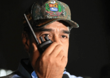 Maduro ordena a la Aviación estar «alertas, listos y dispuestos» para defender a Venezuela