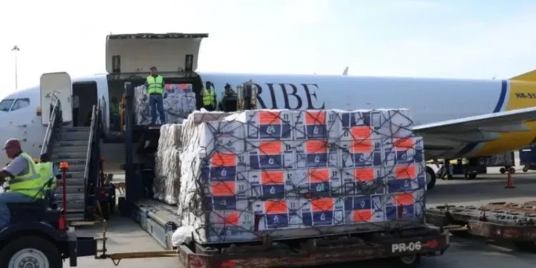 Venezuela recibe más de 1,2 millones de vacunas procedentes de la India