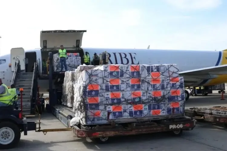 Venezuela recibe más de 1,2 millones de vacunas procedentes de la India