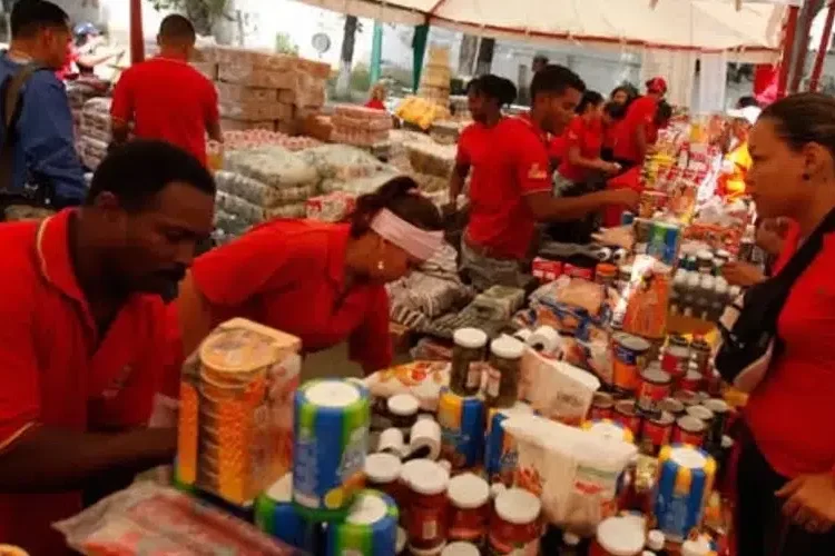Mercal despliega bodegas móviles en cuatro regiones venezolanas