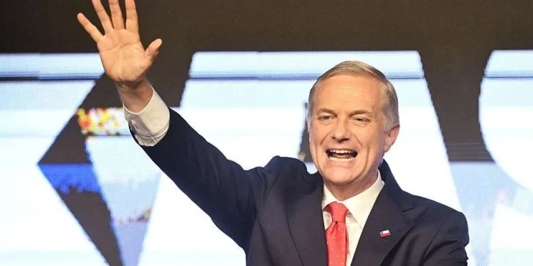 El ultraderechista José Antonio Kast gana por amplio margen las presidenciales de Chile