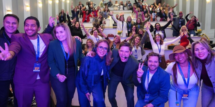 Más de 1.400 hispanos formados en contenido vertical con “La Fórmula” del venezolano JhonatanOlivares