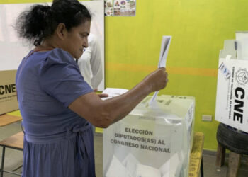 OEA y UE pide respetar voto en Honduras y el Parlamento condena «injerencia» de Trump