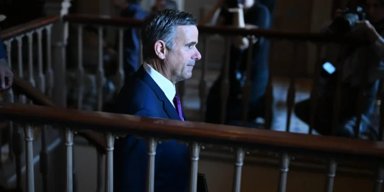 Director de la CIA se reunió con Delcy Rodríguez y Diosdado Cabello en Caracas, según The New York Times