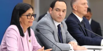 Delcy Rodríguez responde a secretario del Tesoro de USA: «Venezuela no acepta órdenes externas»