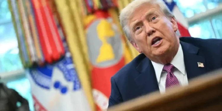 Trump dice que Cuba «dejará de recibir petróleo y dinero» de Venezuela