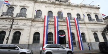 Paraguay deroga exención de visas para venezolanos