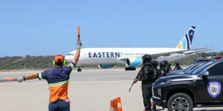 Arribaron a Maiquetía 232 hombres, 40 mujeres y un adolescente provenientes de Arizona