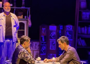 Se despide “Fresa y Chocolate” un espectáculo de Héctor Manrique, hará sus dos últimas semanas en Teatro Trasnocho