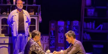 Se despide “Fresa y Chocolate” un espectáculo de Héctor Manrique, hará sus dos últimas semanas en Teatro Trasnocho