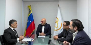 R4 consolida alianza estratégica con CAVECOM-e para impulsar el «Kit Digital Venezuela»