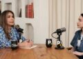Viviana Gibelli y Marjorie Haddad abordan el desafío de la IA en la crianza de los hijos.
