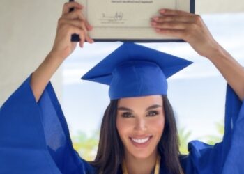 Michell Roxana fortalece su preparación profesional al culminar su formación como Paralegal