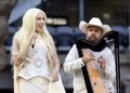 Arpamartínez impulsa el arpa venezolana junto a Elena Rose en la gira de Karol G