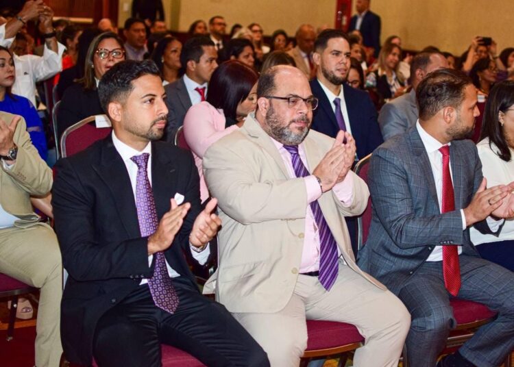 Colegio de Abogados de La Guaira reunió a juristas para analizar los desalojos en Venezuela