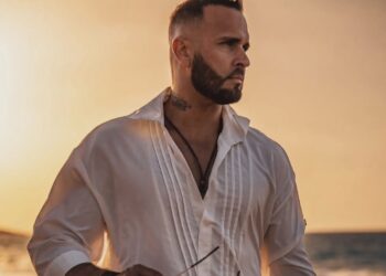 John Patiño fusiona sus raíces caribeñas con la electrónica global en «Luminoso», su nuevo EP de Afro House
