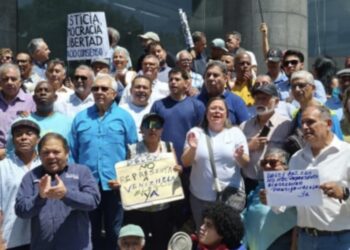 Ciudadanos protestaron en Caracas en rechazo al viaje de Delcy Rodríguez a la ONU: «No nos representa»