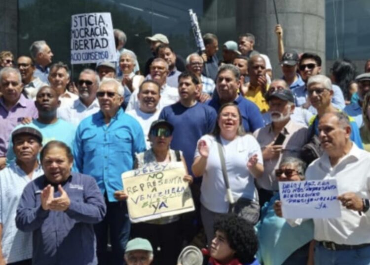 Ciudadanos protestaron en Caracas en rechazo al viaje de Delcy Rodríguez a la ONU: «No nos representa»